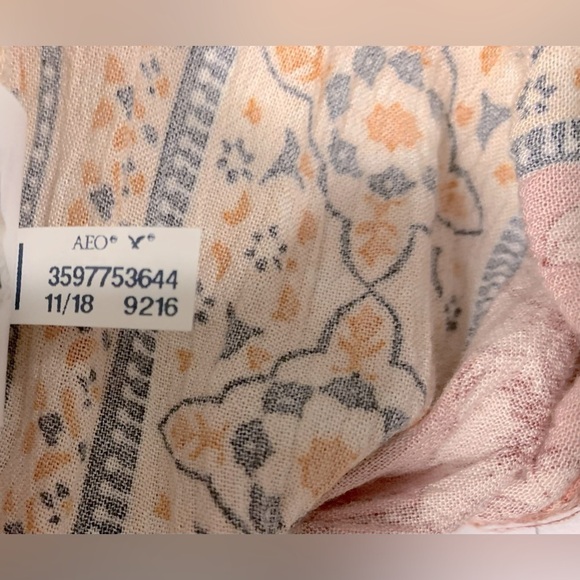 Excellent Condition, American Eagle Peasant Peplum Blouse w/Tassels, Size Small - Picture 8 of 8